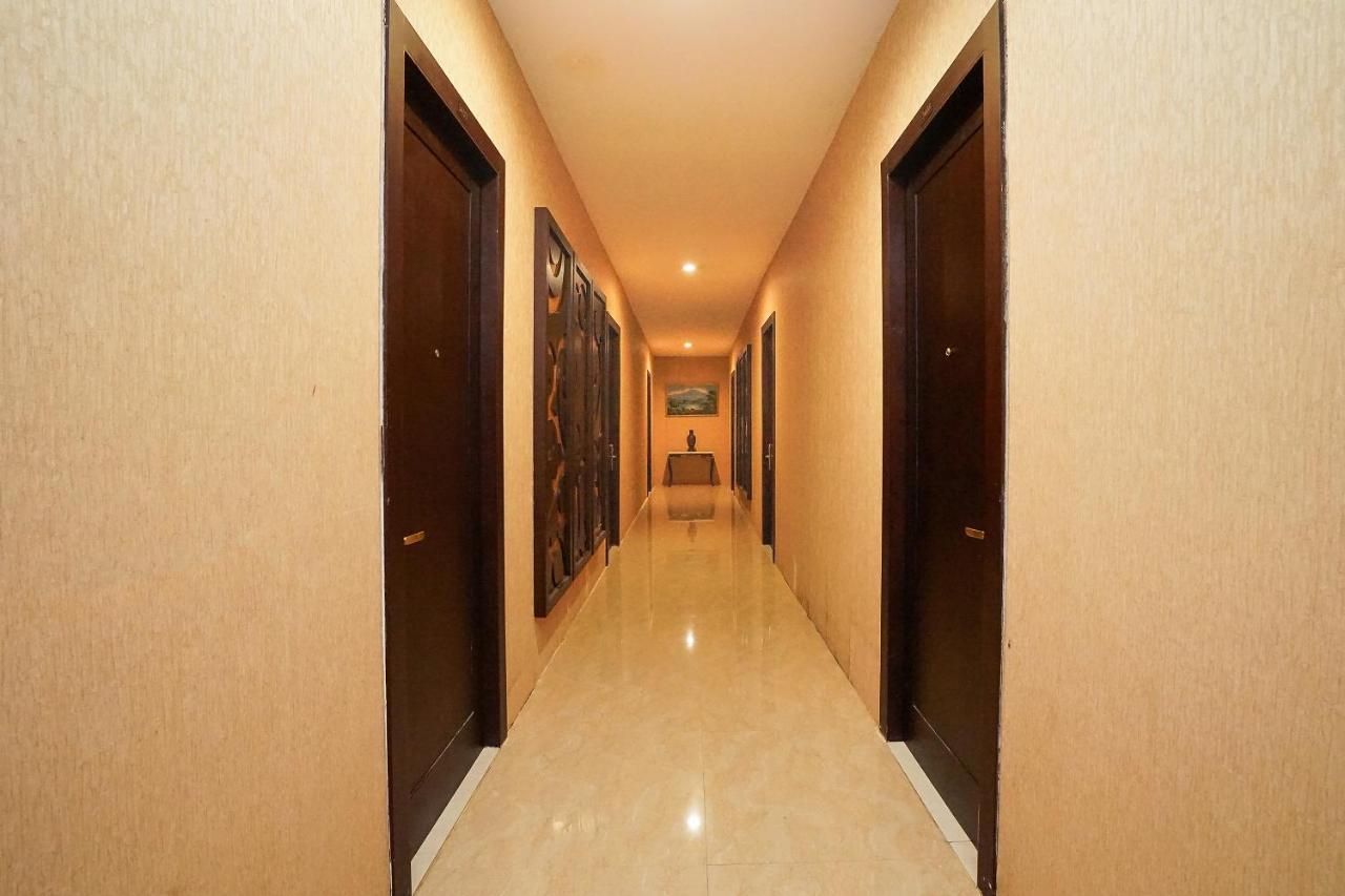Homestay 3 Surabaya Buitenkant foto
